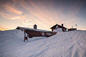 Typisches Haus an der Grenze zwischen Norwegen und Schweden, Narvik, Norwegen, Europa