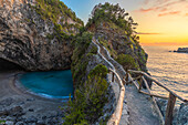 San Nicola Arcella, Riviera dei Cedri, Provinz Cosenza, Kalabrien, Italien, Europa. Der Strand von Arcomagno