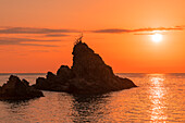 Die Bucht von Tonnara di Palmi bei Sonnenuntergang, Palmi, Provinz Reggio Calabria, Italien, Europa