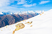 Die Gipfel der piemontesischen Seite des Nationalparks Gran Paradiso von den Hängen des Quinseina aus gesehen, Valle Sacra, Canavese, Provinz Turin, Piemont, Italienische Alpen, Italien