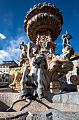 Neptunbrunnen, Piazza del Duomo, Provinz Trient, Trentino Südtirol, Italien, Europa.