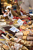 Der Markt in Antibes, Grasse, Departement Alpes-Maritimes, Region Provence-Alpes-Cote d'Azur, Frankreich, Europa