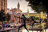 Die Krieger"-Skulpturen von Antonio Signorini, im Garten oder auf dem Platz von Samir Kassir, im Hintergrund Waygand-Straße, Innenstadt, Beirut, Libanon