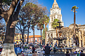 Platz des 14. September und Kathedrale, Cochabamba, Bolivien