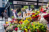 Blumenstand, in der Grafton Street, Dublin, Irland