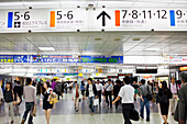 Shinjuku Bahnhof.Tokio Stadt, Japan, Asien