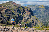 Hikers, vereda do Pico Ruivo, ,Madeira, Portugal