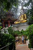 Buddha-Statue, im Wat Phra That Doi Suthep Tempel in Chiang Mai, Thailand