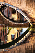 Brücke Reflexion. Venedig, Venetien, Italien, Europa