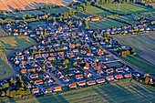 Dorf von saint-ouen-sur-iton, eure, normandie, frankreich