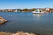 Fischerhäuser, Kanal zwischen Rhône und Sete, villeneuve-les maguelone, herault, okzitanien, frankreich