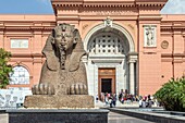 Facade at the entrance of the egyptian museum of cairo devoted to egyptian antiquity, cairo, egypt, africa
