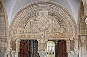 Tympanon, basilika der heiligen maria magdalena, vezelay, (89) yonne, bourgund, frankreich