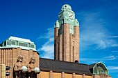 Railway station, Helsinki architect Saarinen, with figures by Wikstrom