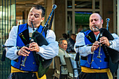 Traditional music of Galicia. Gaiteiros Rio de anxo. Old Town, Santiago de Compostela, UNESCO World Heritage Site, Galicia, Spain.