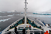 Plancius-Kreuzfahrtschiff, Herrera-Kanal, Antarktis.