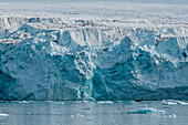 Ice floe an arctic waters fronting Lilliehook Glacier. Lilliehookfjorden, Spitsbergen Island, Svalbard, Norway.