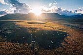 Gran Sasso National Park atemberaubende Landschaft in der Nähe von Campo Imperatore. Gran-Sasso-Nationalpark, Provinz L'Aquila, Abruzzen, Italien.