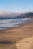 Beverly Beach State Park und Blick nach Norden zum Otter Rock an der zentralen Küste Oregons.