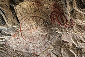 5.000 Jahre alte Piktogramm-Felszeichnungen in den Mitla-Höhlen in der UNESCO-Welterbestätte der prähistorischen Höhlen von Yagul und Mitla im Zentraltal von Oaxaca.