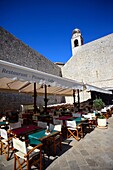 Restaurant am alten Hafen von Dubrovnik, Kroatien