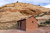 Historische Behunin-Steinhütte, erbaut von einem Pionier-Siedler im Jahr 1883 im heutigen Capitol Reef National Park, Utah.