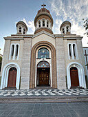Fassade der Kathedrale Unserer Lieben Frau von Loreto, Mendoza, Argentinien.