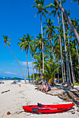 Tropischer Strand auf der Insel Tortuga in Costa Rica. Die Insel ist etwa 300 Hektar groß und besteht aus Wäldern und Stränden.