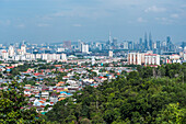 Skyline von Kuala Lumpur vom Berg Bukit Tabur aus gesehen, Malaysia