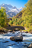 The Cirque de Gavarnie and the Gavarnie Falls / Grande Cascade de Gavarnie, highest waterfall of France in the Pyrenees. Hautes-Pyrenees, Gavarnie-Gèdre, Pyrenees National Park, Gavarnie cirque, listed as World Heritage by UNESCO.