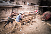 Bergleute bei der Arbeit in den Silberminen von Potosi, Departamento Potosi, Bolivien