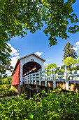 Currin Covered Bridge über den Row River in Cottage Grove, Oregon.