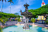 Springbrunnen im Zentrum von Granada, Nicaragua. Granada wurde 1524 gegründet und ist die erste europäische Stadt auf dem amerikanischen Festland.