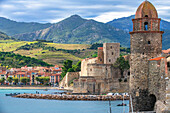 Notre-Dame-des-Anges church and landscape seaside beach of the picturesque village of Collioure, near Perpignan at south of France Languedoc-Roussillon Cote Vermeille Midi Pyrenees Occitanie Europe