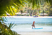 Paddleboarding in der Muri-Lagune, Rarotonga, Cook-Inseln