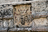 Stuckfiguren im Tempel der Fresken in den Ruinen der Maya-Stadt Tulum an der Küste des Karibischen Meeres. Tulum-Nationalpark, Quintana Roo, Mexiko.