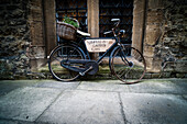 Vaults and Garden Cafe-Schild auf einem Fahrrad in Oxford, Oxfordshire, England, Vereinigtes Königreich, Europa