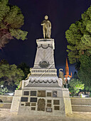 Statue des Befreiers General Jose de San Martin auf dem Hauptplatz von Godoy Cruz, Mendoza, Argentinien.