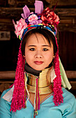 Junge Frau vom Bergvolk der Karen in Baan Tong Luang, einem Dorf der Hmong in der Provinz Chiang Mai, Thailand.