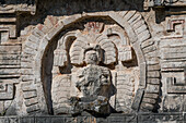 Der Nonnenklosterkomplex in den Ruinen der großen Maya-Stadt Chichen Itza, Yucatan, Mexiko. Die prähispanische Stadt Chichen-Itza gehört zum UNESCO-Weltkulturerbe.