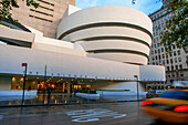 The Solomon R. Guggenheim Museum, Five avenue Manhattan, New York City, New York, USA