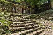 Gebäude 25 in den Ruinen der Maya-Stadt Yaxchilan am Usumacinta-Fluss in Chiapas, Mexiko.