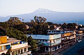 Moshi Stadt und Kilimandscharo