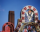 Blackfriars Railway Bridge Detail With Chathan And Dover Railway Emblem