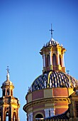 Gekachelte Kuppeln der San Lldeonso Kirche