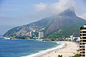 Blick auf den Strand von Ipanema und Hotels, Rio De Janeiro, Brasilien