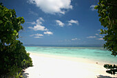 Strand und Lagune bei Soneva Fushi, Nördliches Atoll, Malediven