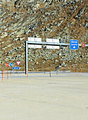 Straßenschild für Zürich und Luzern, Gothtard Pass, Schweiz