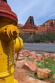 Kapelle des Heiligen Kreuzes in den roten Felsen von Sedona, Arizona, USA