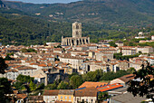 Blick über die Stadt mit Kathedrale